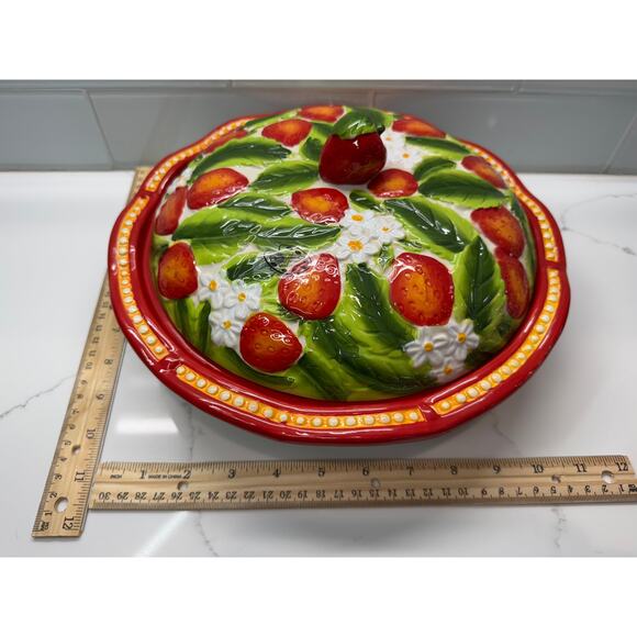 Temp-tations Figural Fruit Strawberry Basket Weave Covered Pie Casserole Dish - Picture 6 of 10